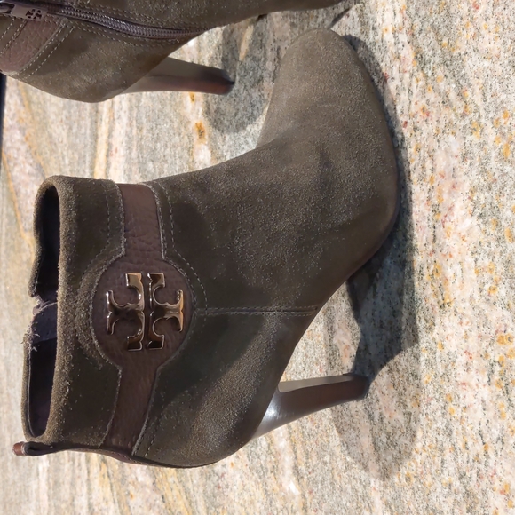 Tory Burch Green Suede Wood Heel Ankle Boots Size 8 1/2 - Picture 2 of 8